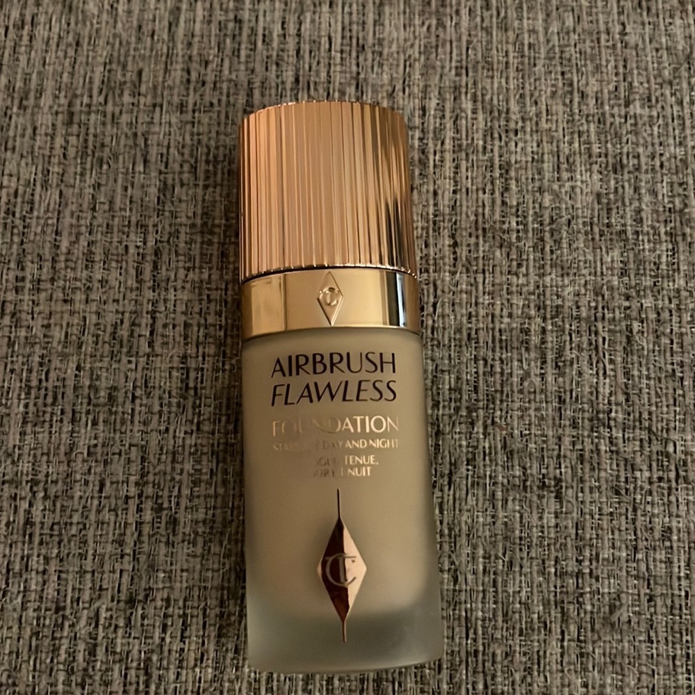 COPY - Charlotte tilbury flawless foundation